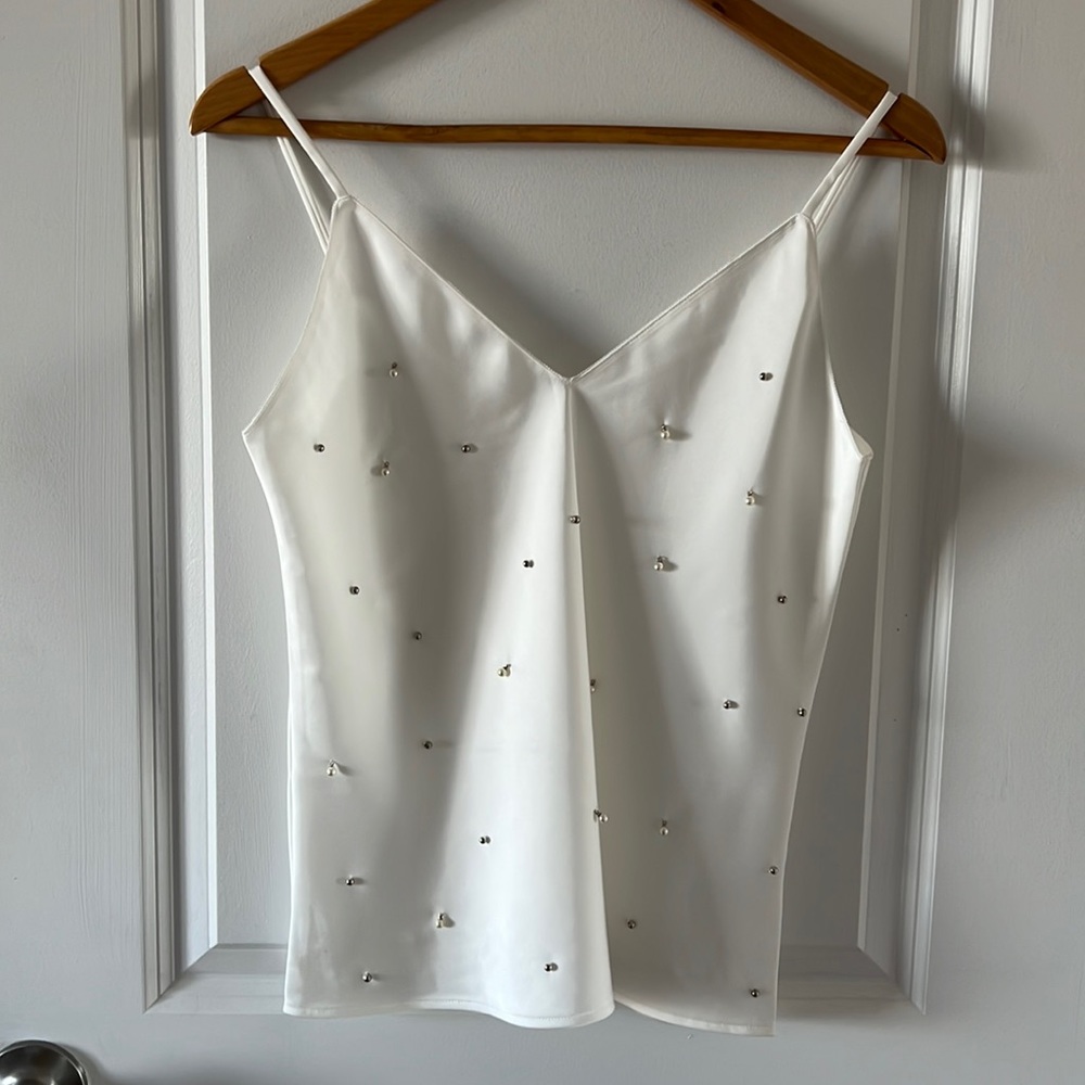 Camisole with shining pearls